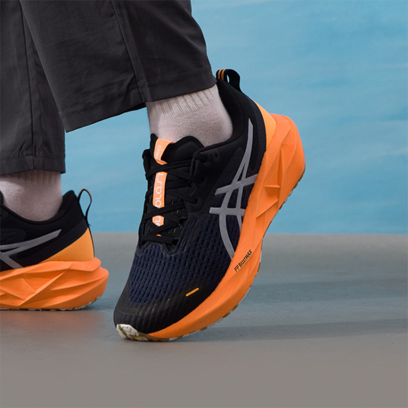 Sepatu Lari Pria Asics NOVABLA - Running Gear Asics ulasan dan harga